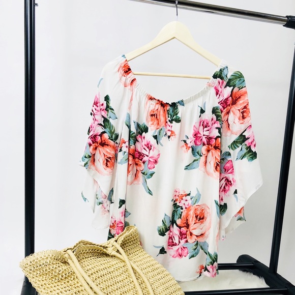 Plus Size Floral Off-the-shoulder Top - Picture 4 of 4